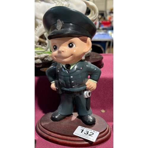 132 - Policeman Statue