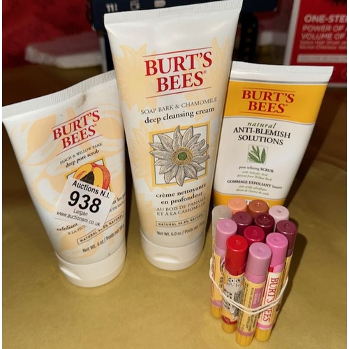 938 - Burts Bees Deep Pore Scrub, Deep Cleasning Cream, Pore refining Scrub + 12 x Lip Shimmer