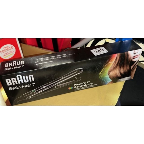 942 - Braun Satin Hair Styler