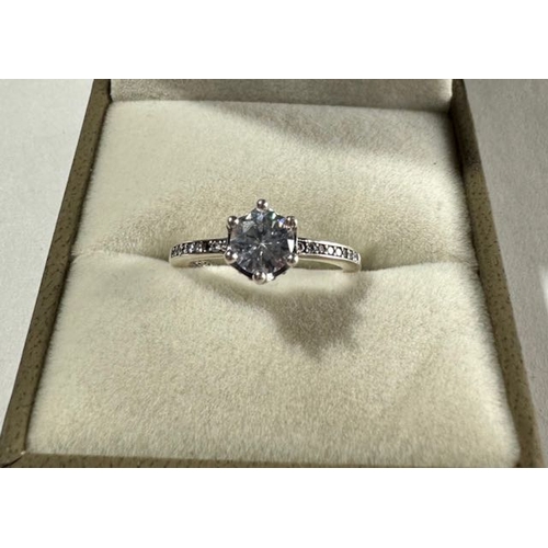 1000 - Pandora Clear Sparkling Crown Solitaire Ring - Missing 1 Stone