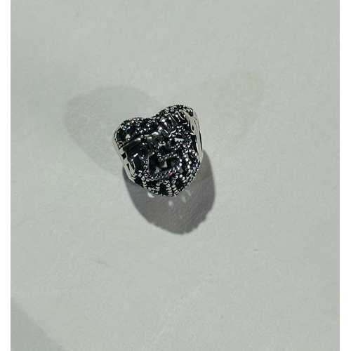 1010 - Pandora Family Heart Charm