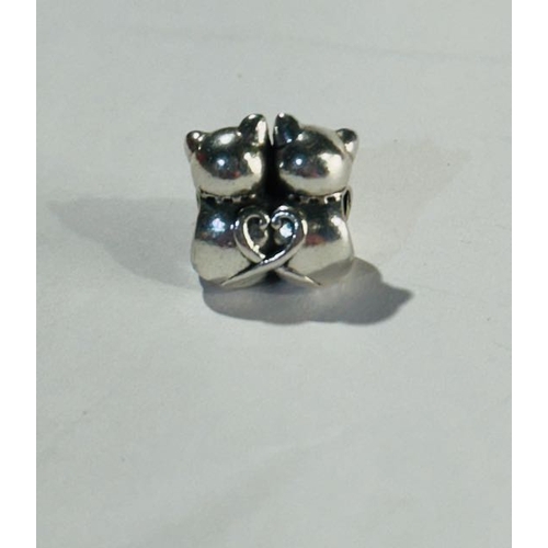 1015 - Pandora Purrfect Together Charm