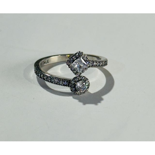 1016 - Pandora Sparkling Square & Circle Open Ring