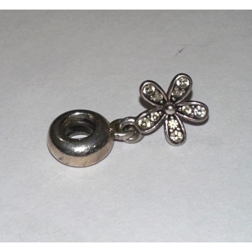 986 - Pandora Dazzling Daisy Dangle Charm