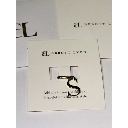 1047 - Abbott Lyon Letter 'S' Pendant