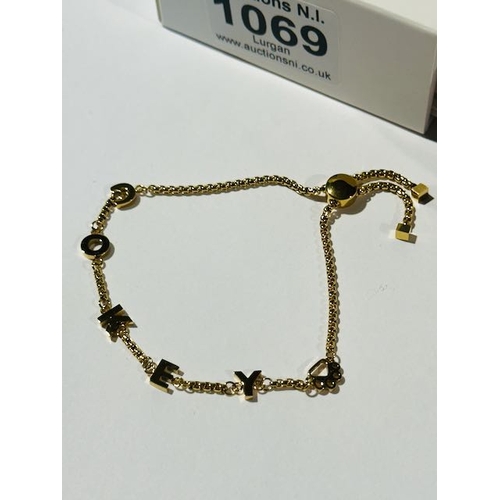 1069 - Abbott Lyon Bangle Name Bracelet Cokey