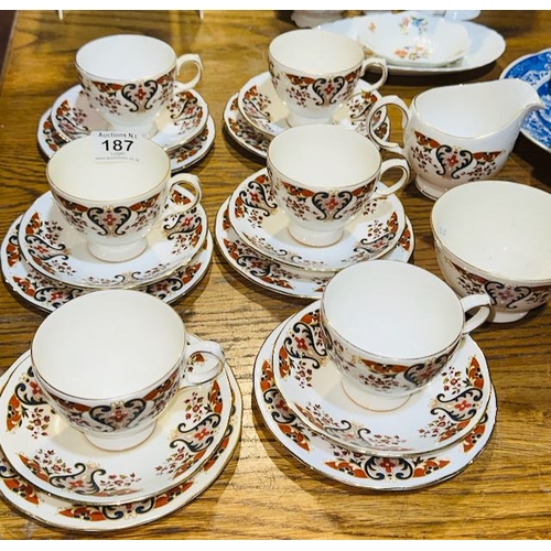 187 - Colclough 20 Piece Teaset