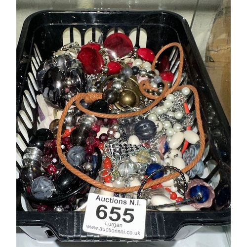 655 - Basket of Jewellery