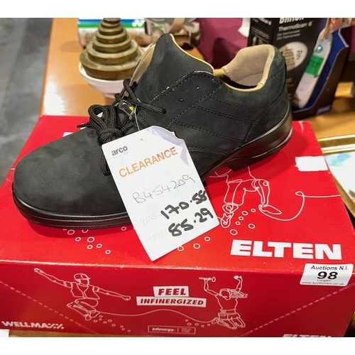 98 - Pair of Elten Work Shoes With Oil Resistant Soles Size 42 RRP £170