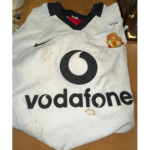 154 - Man Utd Top Bearing Signature - Unwashed