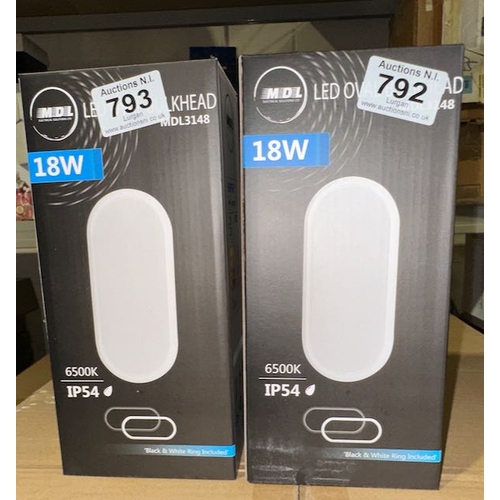 792 - 18W LED Oval Bulkhead Light With Black & White Trim Ring Included x 4 - VAT RATED