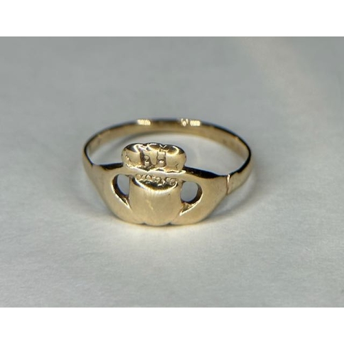 409 - 9ct Claddagh Ring