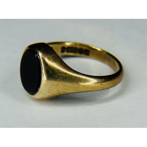 432 - 9ct Black Onyx Signet Ring