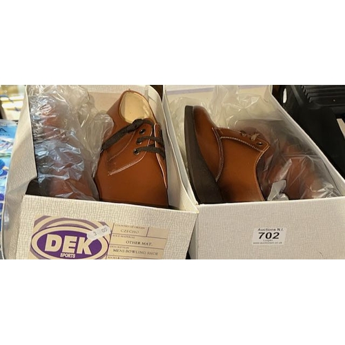 702 - 2 x Pairs of Tan Leather Bowling Shoes - Size 9 + Size 7