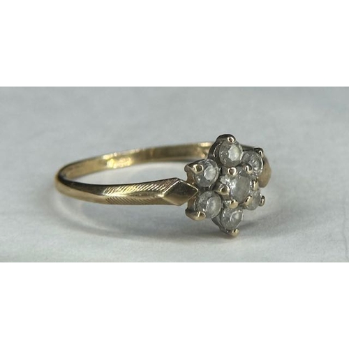 379 - 9ct Cluster Ring