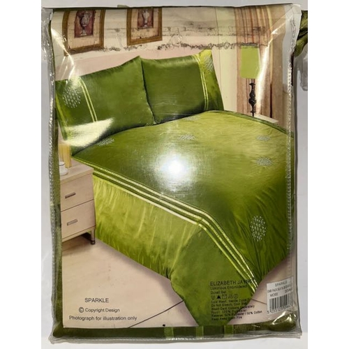 966 - Elizabeth Jayne Luxurious Embroidered Double Duvet Set - Moss