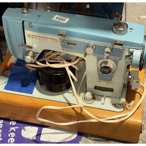 600 - Brother Sewing Machine With Hard Cover & Pedal