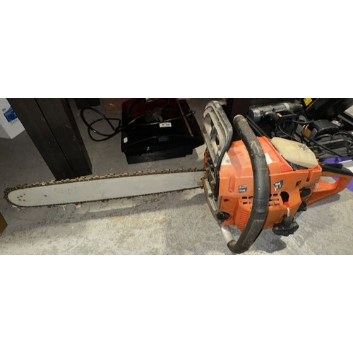 107 - Petrol Chainsaw - Parts/Repair