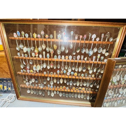 185 - 4x Full Opening Collectable Teaspoon Displays