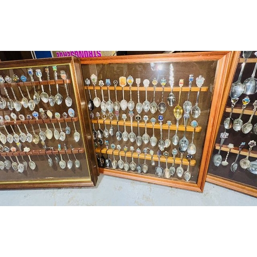 185 - 4x Full Opening Collectable Teaspoon Displays