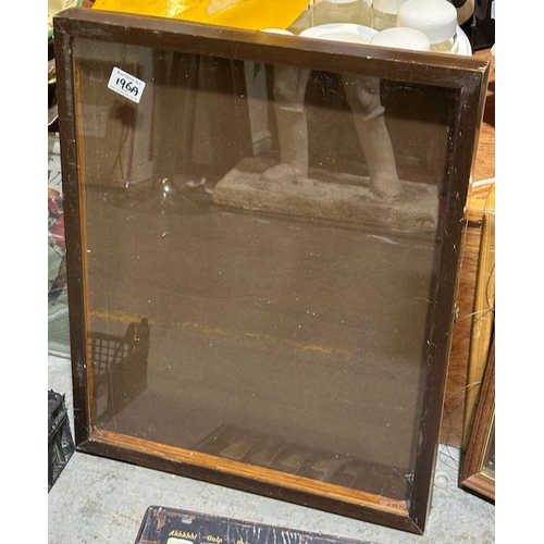 196A - Table Top/Trader's Display Cabinet