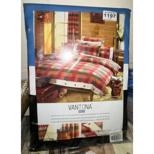 1197 - Vantona Checkered Double Fitted Valance Sheet