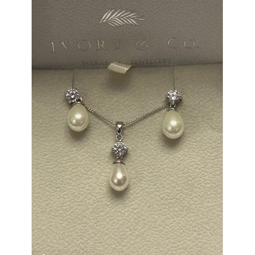 31 - Ivory & Co Imperial Matching Necklace & Earrings Set