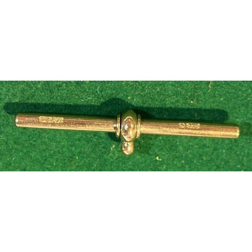 356 - 9ct T-Bar