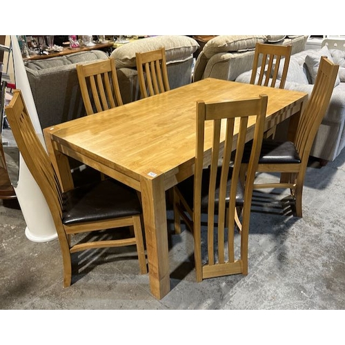 522 - Solid Light Oak Dining Table & 6 Chairs