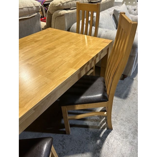 522 - Solid Light Oak Dining Table & 6 Chairs