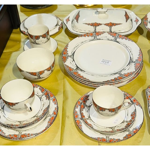 664Q - Vintage Crown Ducal Part Tea/Dinner Serive - Approx 22pc