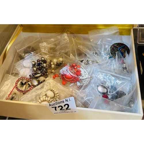 722 - Box of Ornate brooches & earrings