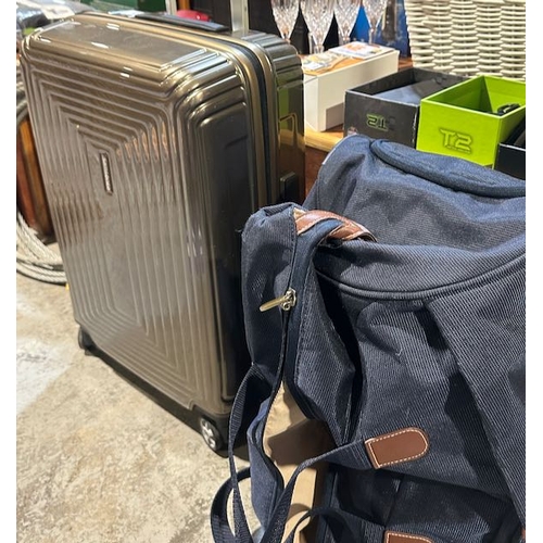 3 - Samsonite Suitcase On Wheels + Traveller Bag On Wheels