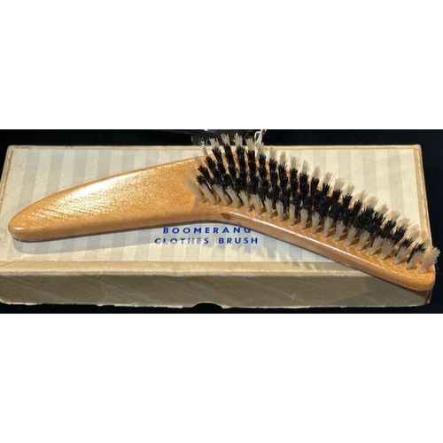 164 - Harp Lager Promotional Boomerang Clothes Brush - Australia Promotion In Box - Rare Unused