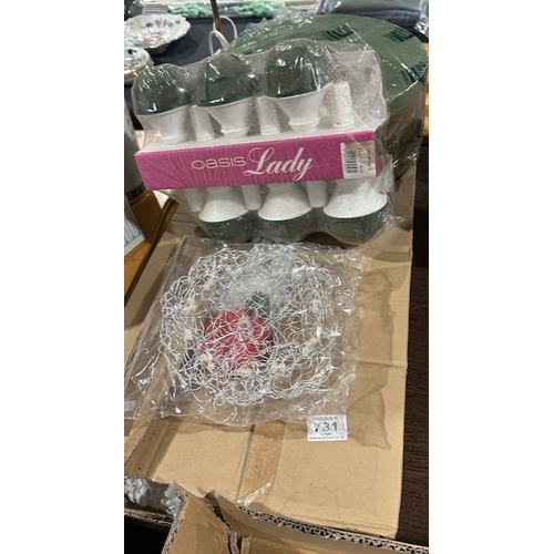 731 - Large Box Of Artifical Flower Heads + 6pk Oasis Holders + Large Circular Oasis + Pk Of Beaded Wire