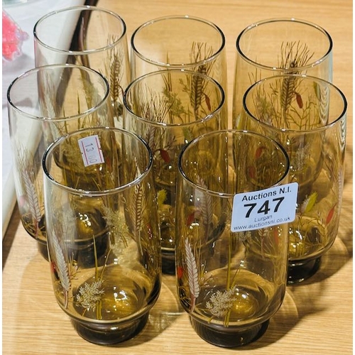 747 - Set of 8 Vintage Wheat Detail Glasses