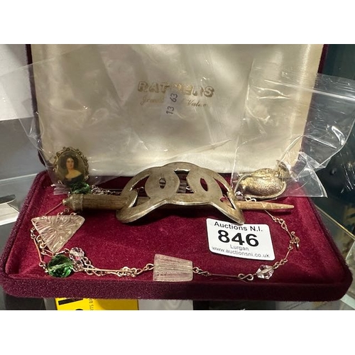 846 - Vintage Jewellery And Hair Accessories Incl Necklace & 3 Brooches