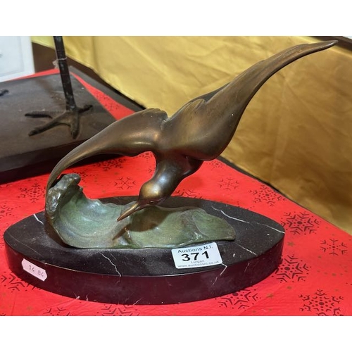 371 - An Art Deco Bronze Sea Bird On Marble Plinth