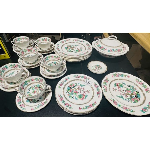 531 - Approx 32pc Royal Grafton Indian Tree Dinnerware