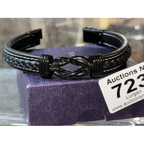 723 - Gents Black Leather Braided Bracelet