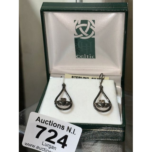 724 - Silver Celtic Claddagh Earrings