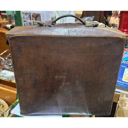 396 - Independent Archers Society Vintage Satchel + Magazine Rack