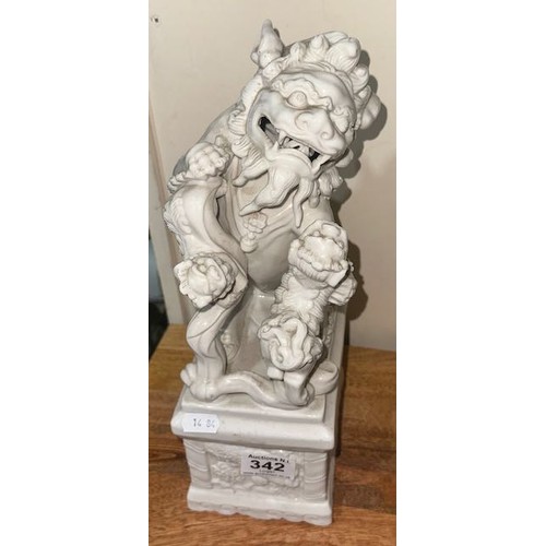 342 - 2x Antique Chinese Porcelain 'Blanc De Chine' Foo Dogs