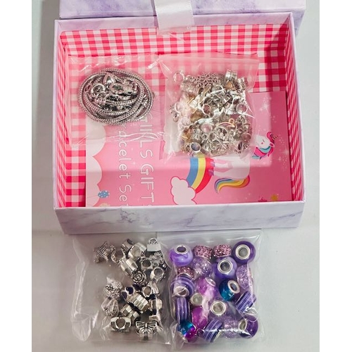 1059 - Girls Charm Bracelet Gift Box