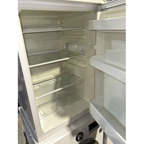 565 - Beko Fridge