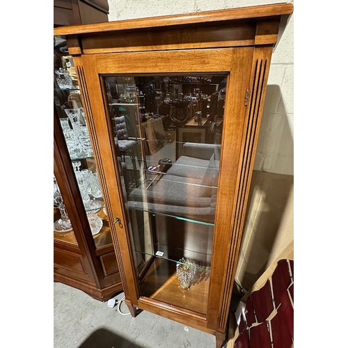 250 - Quality Glazed Display Cabinet With Glass Shelves & Ornate Built In Light - Approx 5'3 x 2'2 x 1'5