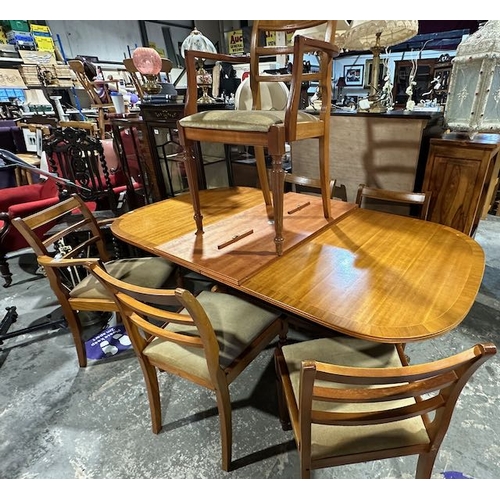 384 - Midcentury McIntosh Inlaid Extending Table On Brass Paw Feet With Set of 6 Midcentury Chairs Incl 2 ... 