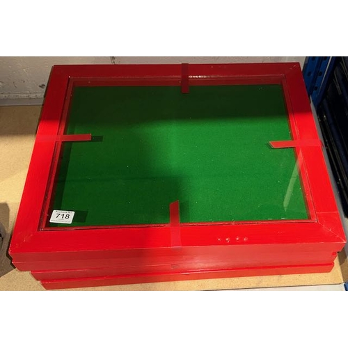 718 - 4x Table Top Glazed Displays