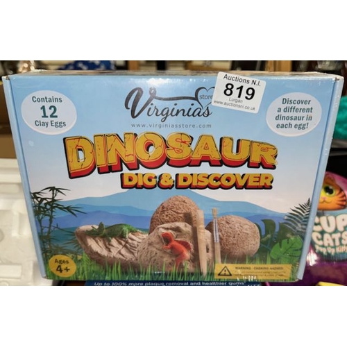 819 - Sealed 12pk Dig & Discover Dinosaur Set