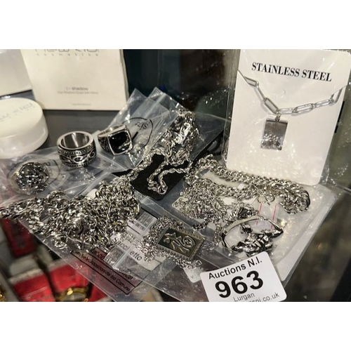Lot 963       